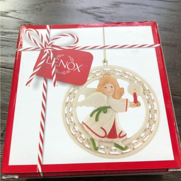 Lenox Angel Holding Candle ornament,Porcelain, 24K Gold Accent,Christmas Tree - Picture 1 of 3